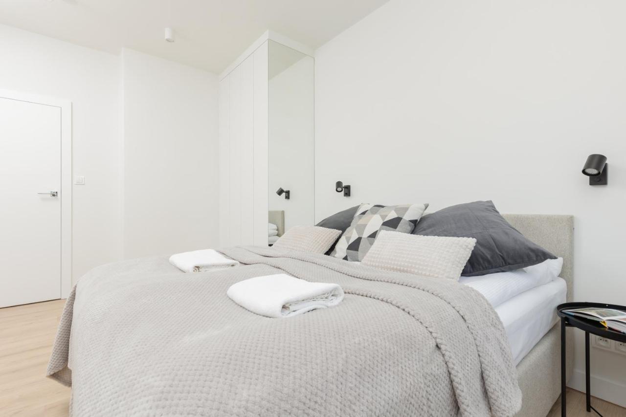 Amazing Spacious Apartments In Warsaw City Center By Noclegi Renters Bagian luar foto